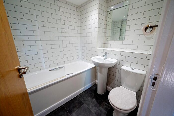 2 Bedroom Apartment To Rent In Kirk Beston Close, Leeds, West Yorkshire, LS11
