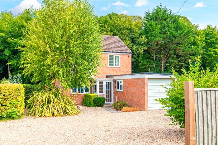 3 Bedroom Detached House For Sale In Bath Road, Devizes, Wiltshire, SN10