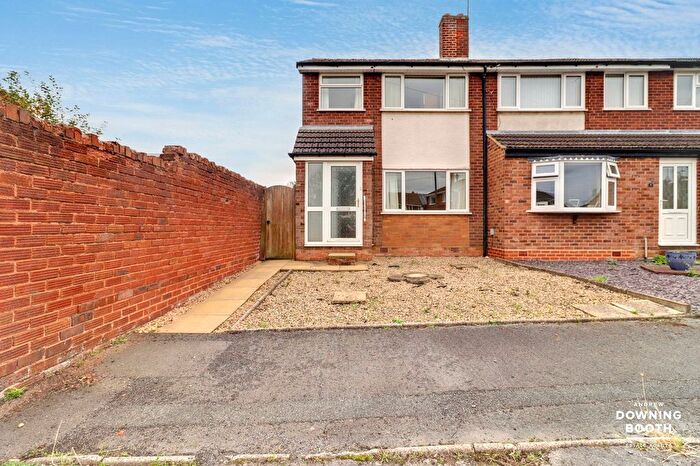 3 Bedroom End Terrace House For Sale In Whitehouse Crescent, Burntwood, WS7