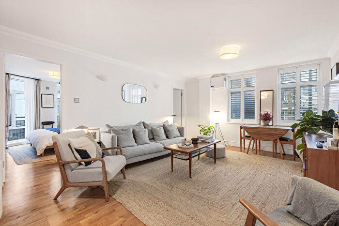 2 Bedroom Apartment For Sale In Stoke Newington High Street, London, N16