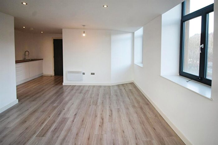 2 Bedroom Flat To Rent In Cape Street, Bradford, BD1