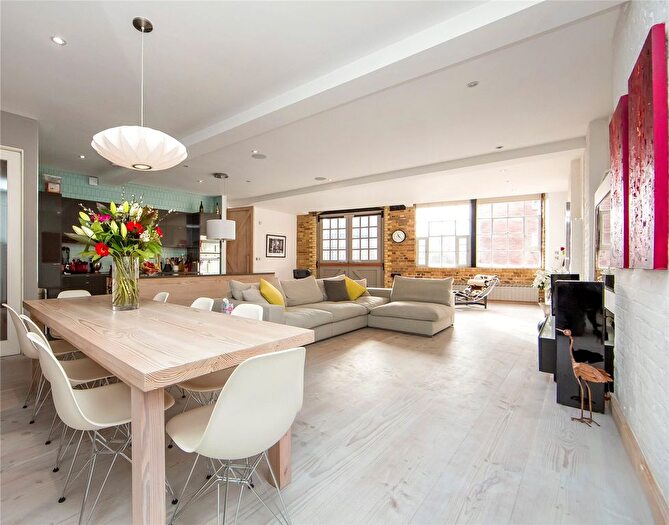 2 Bedroom Flat For Sale In Jacob Street, London, SE1