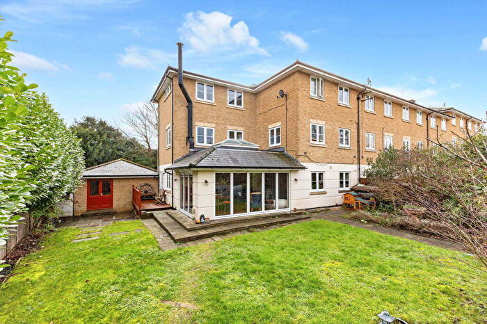 6 Bedroom Town House For Sale In Cornes Close, Winchester, SO22
