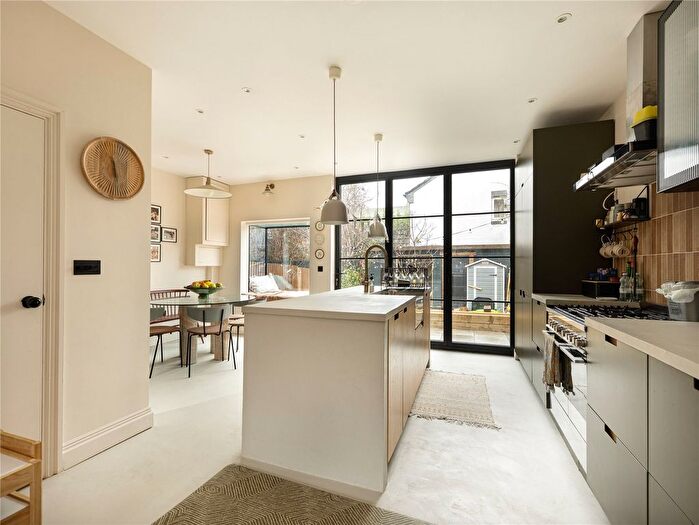 4 Bedroom Terraced House For Sale In Valley Road, Streatham, London, SW16