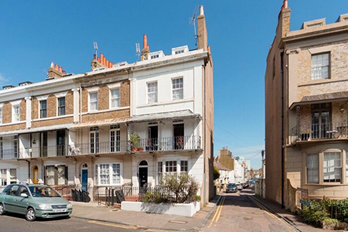 1 Bedroom Flat For Sale In Royal Road, Ramsgate, CT11