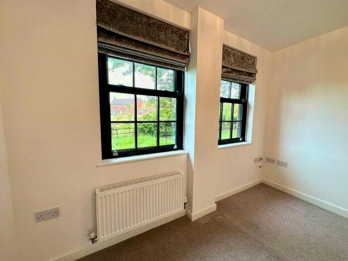 2 Bedroom Apartment To Rent In Badger Close, Brackley, NN13