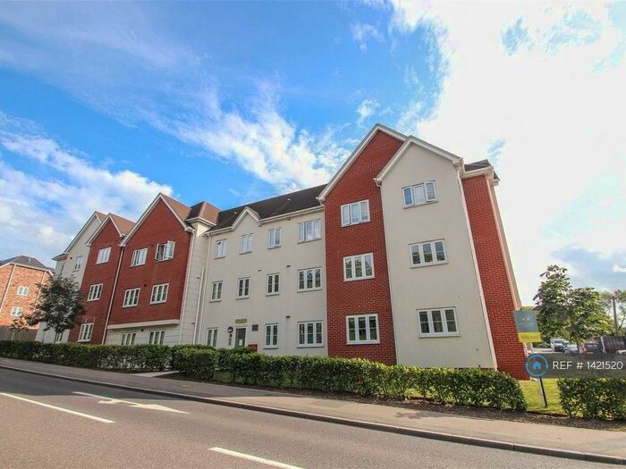 2 Bedroom Flat To Rent In London Road, Benfleet, SS7