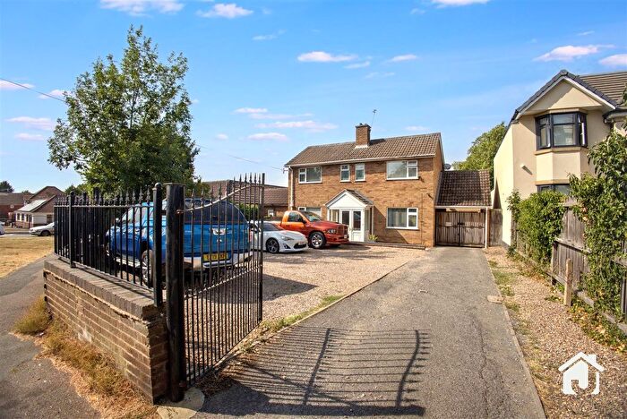 3 Bedroom Detached House For Sale In Scraptoft Lane, Leicester, LE5