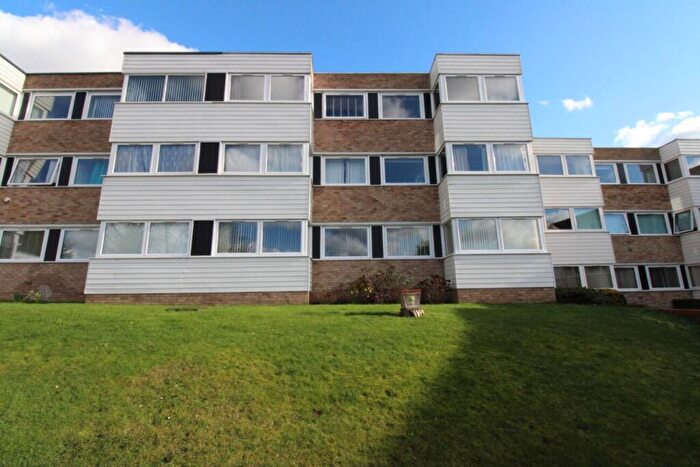 2 Bedroom Flat For Sale In Carlton Close, Upminster, Essex, RM14