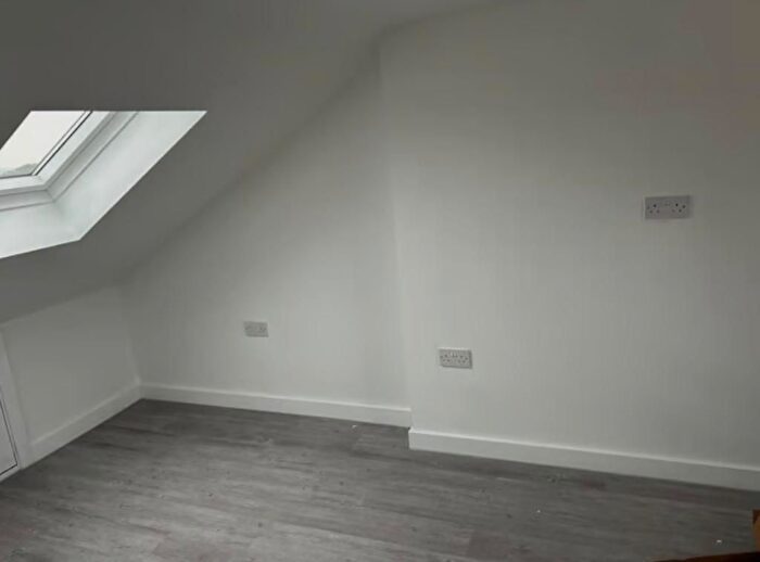 6 Bedroom Terraced House To Rent In Tudor Crescent, Ilford, London, IG6