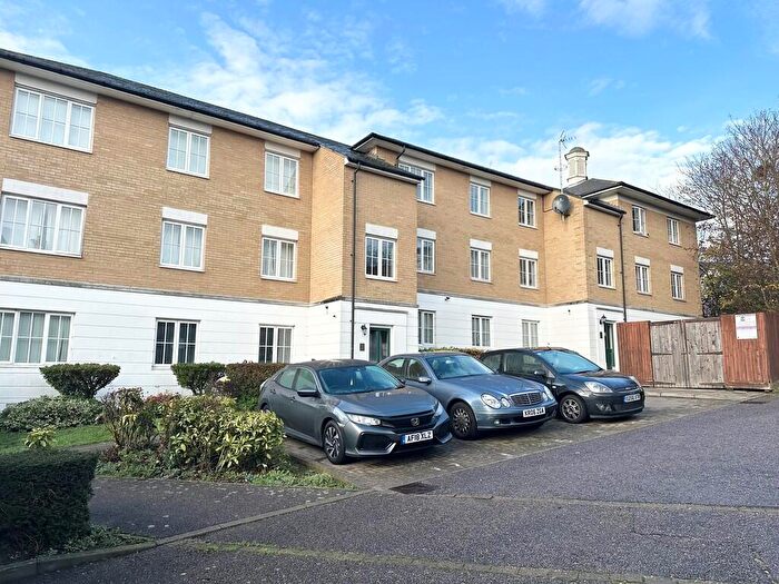 2 Bedroom Flat For Sale In The Yard, Braintree, CM7
