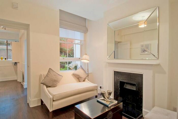 1 Bedroom Flat To Rent In Clarendon Flats, Balderton Street, W1K