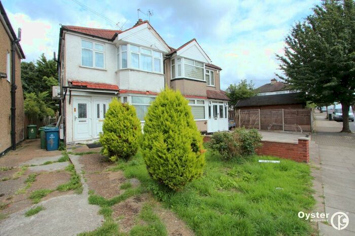2 Bedroom Flat To Rent In Stanhope Avenue, Harrow, HA3