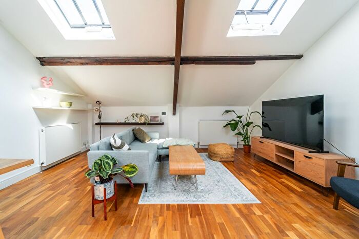 1 Bedroom Flat For Sale In Hoffman Square, Chart Street, Hoxton, London, N1