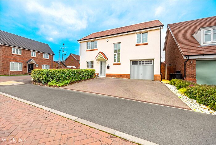 4 Bedroom Detached House For Sale In Polar Avenue, Nuneaton, Warwickshire, CV10