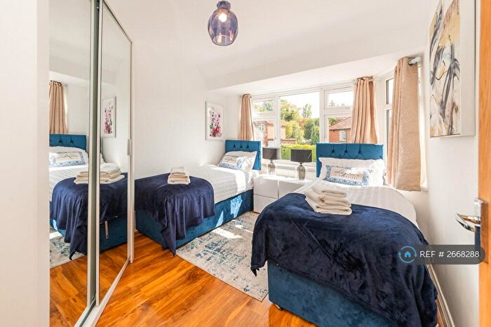 3 Bedroom Semi-Detached House To Rent In Ennerdale Road, Reading, RG2