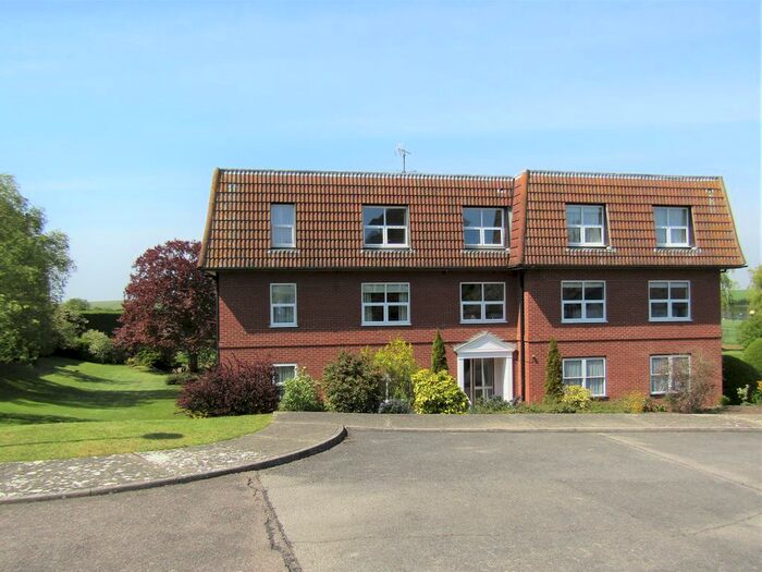 3 Bedroom Flat To Rent In Holland Road, Frinton-On-Sea, CO13