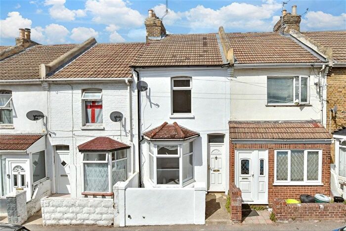 3 Bedroom Terraced House For Sale In Charter Street, Gillingham, Kent, ME7