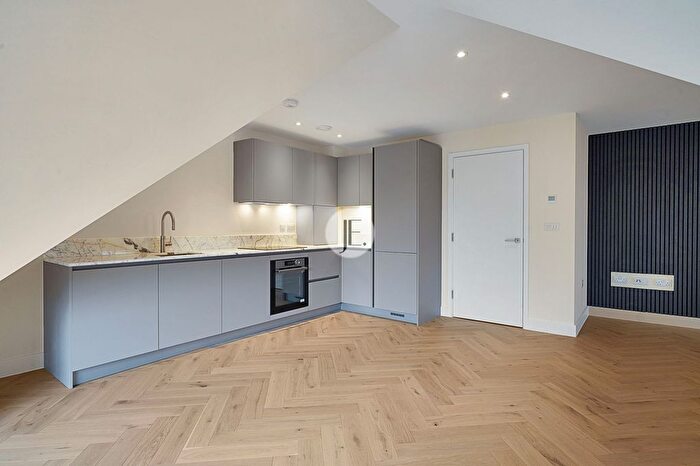 Studio For Sale In Somerset Road, West Ealing, W13