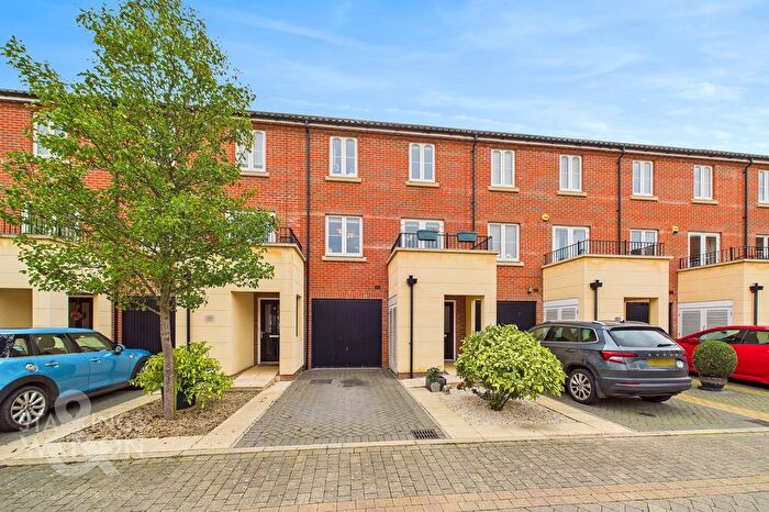 4 Bedroom Town House For Sale In Brazen Gate, Norwich, NR1
