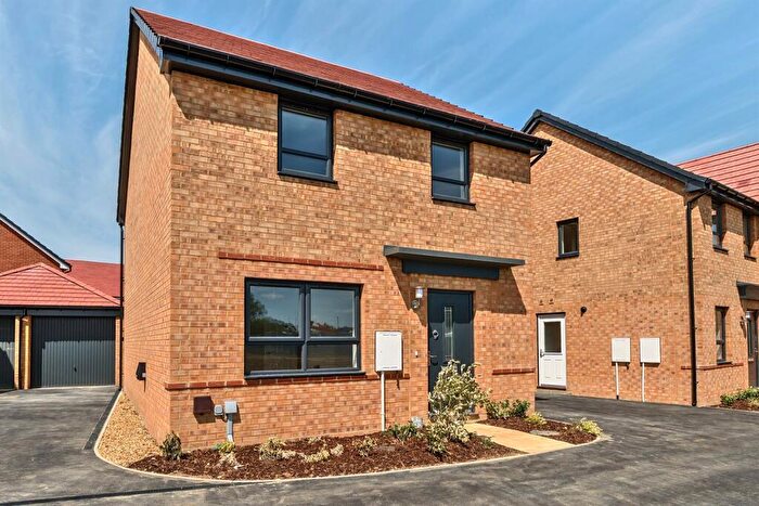 4 Bedroom Detached House To Rent In Bedroom Detached House In Crane Avenue, Abingdon, OX14