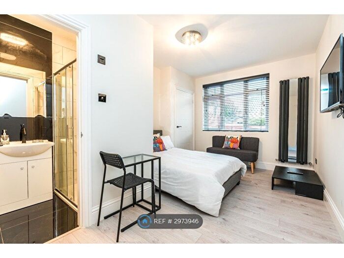 Studio To Rent In Addington Road, Selsdon, CR2