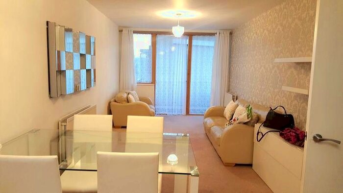 1 Bedroom Flat To Rent In Garwoods Lodge, Palmers Green, N22