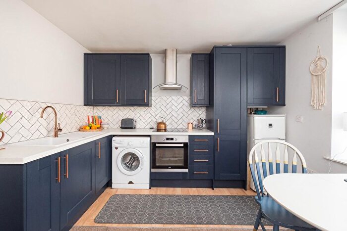 2 Bedroom Flat For Sale In Queen Street, Eastville, BS5