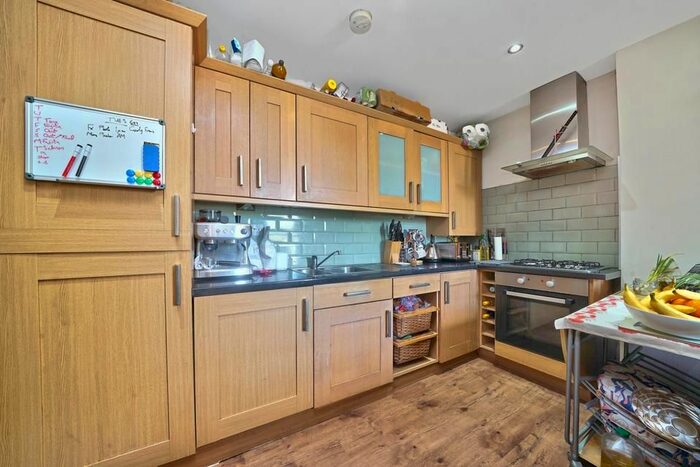 1 Bedroom Flat To Rent In Hither Green Lane, London, SE13