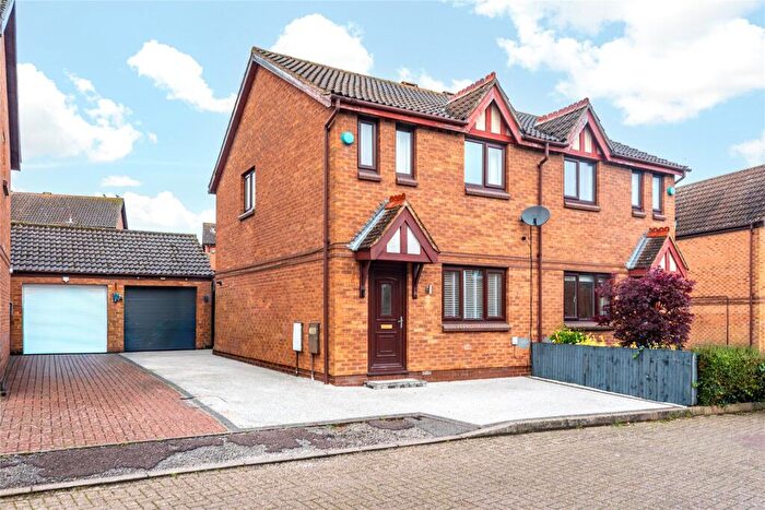 3 Bedroom Semi-Detached House For Sale In Fontwell Drive, Bletchley, Milton Keynes, Buckinghamshire, MK3