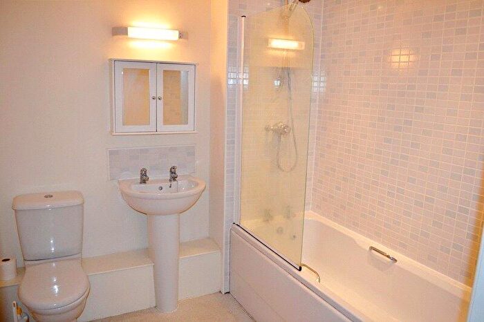 1 Bedroom Flat To Rent In Stockport Road, Grove Village, Manchester, Greater Manchester, M13