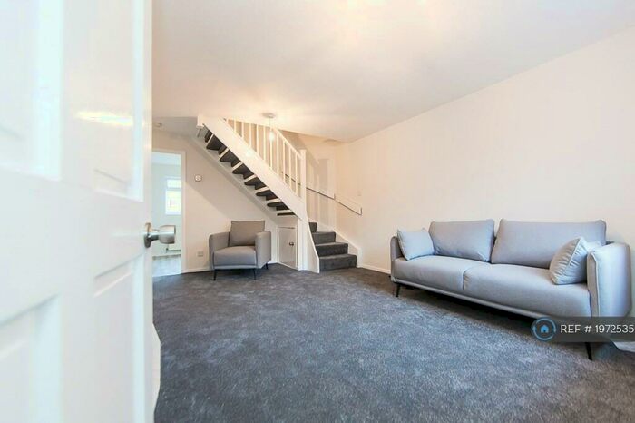 2 Bedroom Semi-Detached House To Rent In Livinia Grove, Leeds, LS7