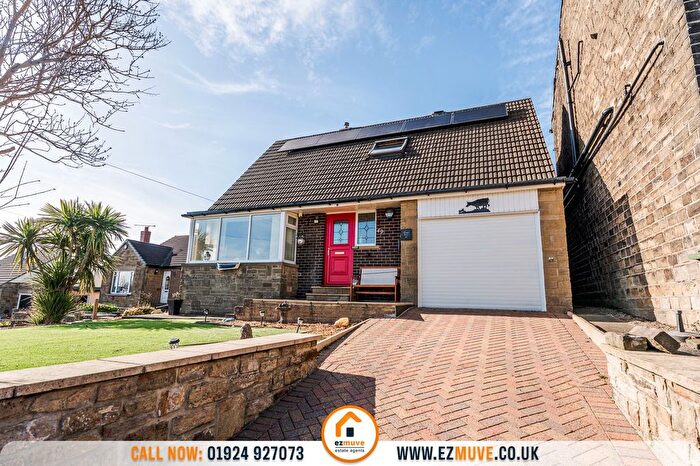 3 Bedroom Detached Bungalow For Sale In Weatherhill Road, Huddersfield, HD3