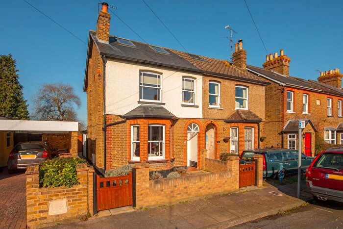 3 Bedroom Semi Detached House For Sale In Crescent Road, Shepperton, TW17