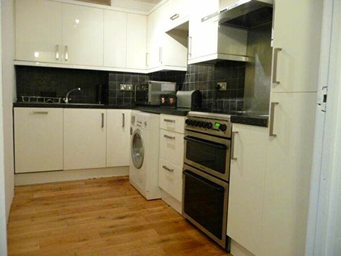 2 Bedroom Flat To Rent In Orient Wharf, Wapping High Street, Wapping, Shadwell, Aldgate, London, E1W