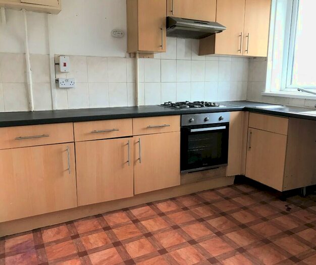 3 Bedroom Maisonette To Rent In Russell Drive, Newport, South Wales, NP20