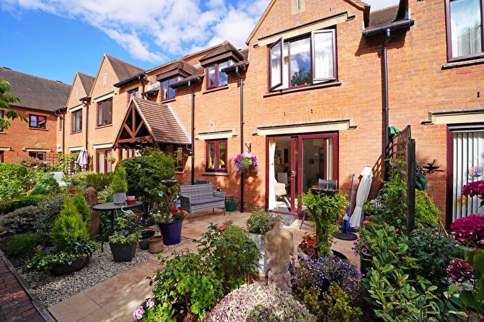 1 Bedroom Flat For Sale In Parsonage Court, Highworth, Swindon, SN6