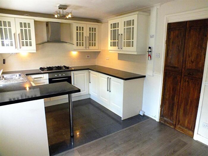 3 Bedroom Terraced House To Rent In Holtdale Avenue, Cookridge, Leeds, LS16