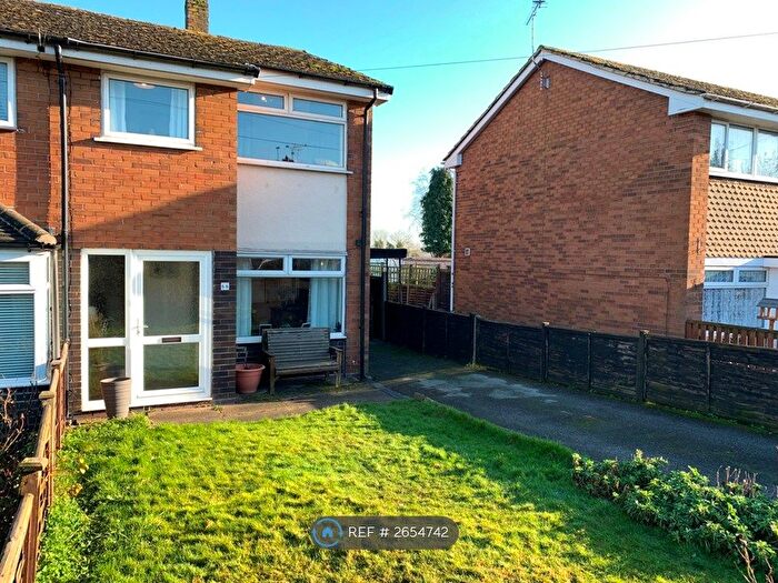 4 Bedroom Semi-Detached House To Rent In Park Street, Uttoxeter, ST14