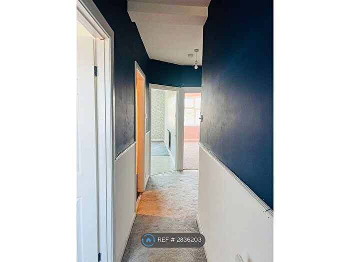 2 Bedroom Flat To Rent In Eastern Avenue East, Romford, RM1