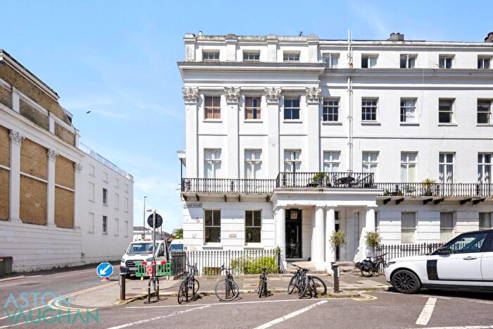 1 Bedroom Semi-Detached House For Sale In Sussex Square, Brighton, BN2