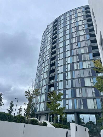 2 Bedroom Flat To Rent In Newgate, Croydon, CR0