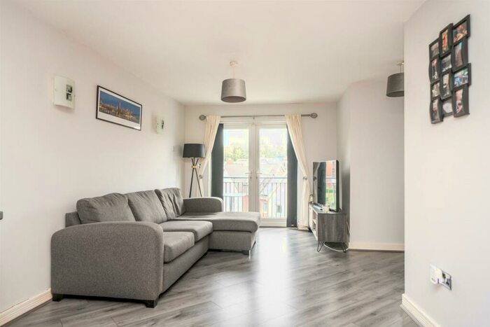 2 Bedroom Apartment To Rent In Selden Hill, Hemel Hempstead, HP2