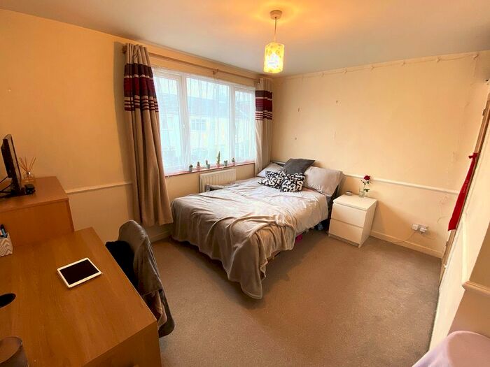 3 Bedroom Terraced House To Rent In Goodwood Road, Southsea, PO5