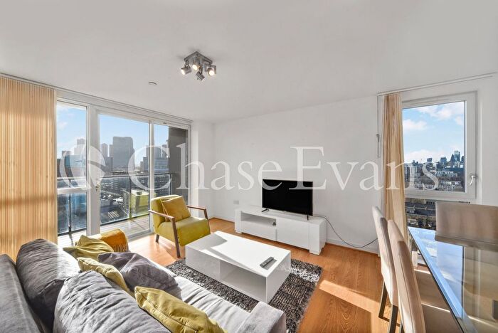 3 Bedroom Flat To Rent In Panoramic Tower, Hay Currie Street, Poplar, London, E14