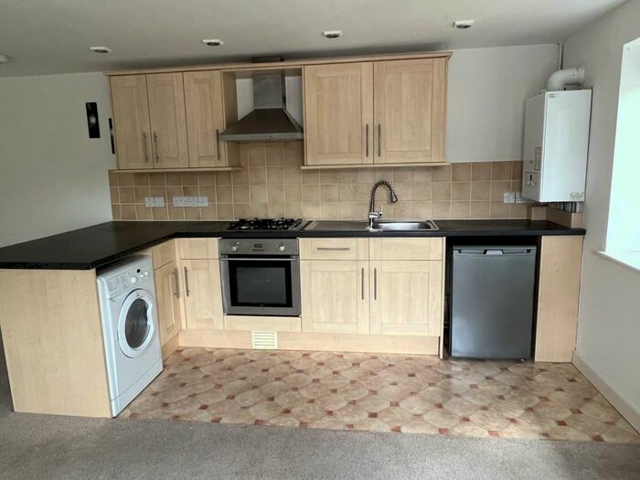 2 Bedroom Flat To Rent In Sylvania Drive, Exeter, EX4