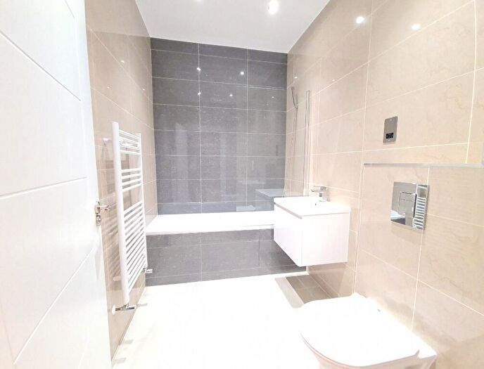 1 Bedroom Flat To Rent In High Street South, Dunstable, LU6