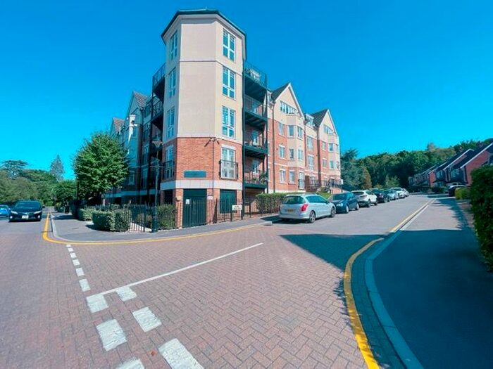2 Bedroom Flat To Rent In Brightwen Grove, Stanmore, HA7