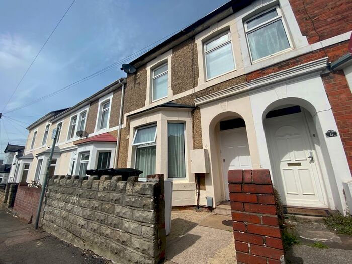 3 Bedroom Terraced House To Rent In Old Town, SN1