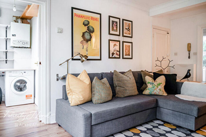 2 Bedroom Apartment For Sale In Vanbrugh Park, London, SE3